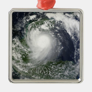 Tropischer Sturm Karl über der Yucatan-Halbinsel Ornament Aus Metall