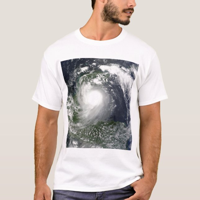 Tropischer Sturm Karl über der Yucatan-Halbinsel T-Shirt (Vorderseite)