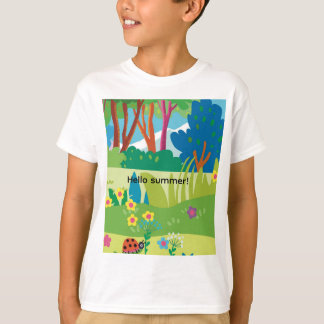 Tropischer Wald mit Blumen und Marienkäfern  T-Shirt