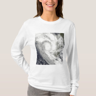 Tropischer Wirbelsturm Fanele über Madagaskar T-Shirt