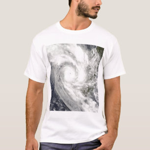 Tropischer Wirbelsturm Fanele über Madagaskar T-Shirt