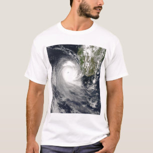 Tropischer Wirbelsturm Favio vor Madagaskar T-Shirt