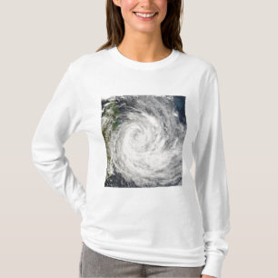 Tropischer Wirbelsturm Gamede vor Madagaskar T-Shirt