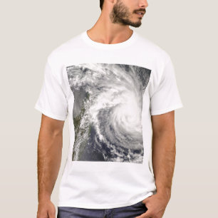 Tropischer Wirbelsturm Iwan, das Madagaskar sich T-Shirt