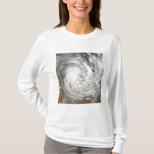 Tropischer Wirbelsturm Yasi über Australien 2 T-Shirt