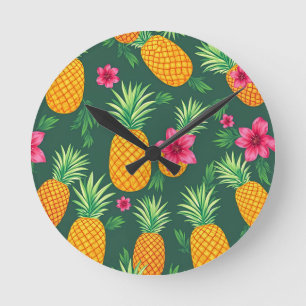 Tropisches Ananas-Hibiskus-Muster Runde Wanduhr