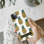 Tropisches Ananas-Muster mit Namen iPhone 11Pro Max Hülle<br><div class="desc">Tropisches Ananas-Muster mit Namen</div>