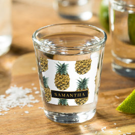 Tropisches Ananas-Muster mit Namen Schnapsglas
