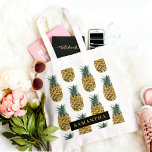 Tropisches Ananas-Muster mit Namen Tragetasche<br><div class="desc">Tropisches Ananas-Muster mit Namen</div>