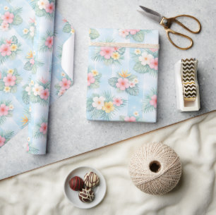 Tropisches Blumenmuster auf Hellblau Geschenkpapier