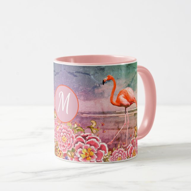 Tropisches Flamingo am Strand, rosa Blume, Monogra Tasse (VorderseiteRechts)