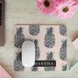 Tropisches Grau-Pink-Ananas-Muster mit Namen Mousepad<br><div class="desc">Tropisches Grau-Pink-Ananas-Muster mit Namen</div>