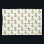Tropisches Hawaiianisches Ananas-Muster Geschirrtuch<br><div class="desc">Fun tropisches Hawaiian Gold Foil Ananas Muster. Dieses trendige,  gelbe und grüne Ananas von Aloha Hawaii ist ein cooler Ausdruck für ein Geburtstagsgeschenk im Sommer.</div>