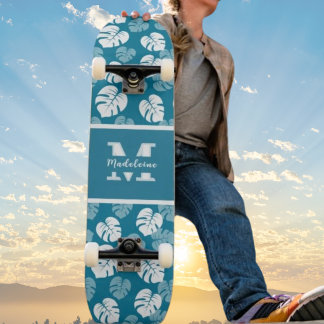 Tropisches Monstera-Blatt Türkis Weiß Floral Monog Skateboard