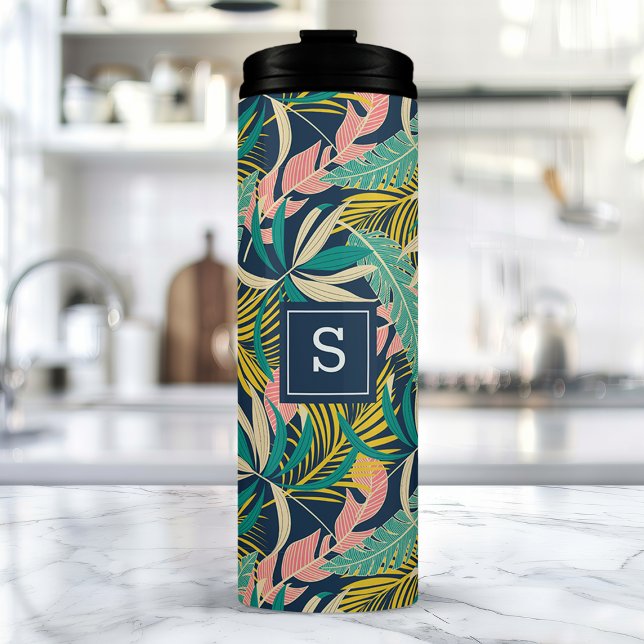 Tropisches Palmwedel-Strandmuster mit Monogramm Thermosbecher (Von Creator hochgeladen)