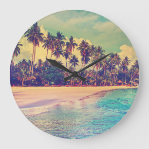 Tropisches Paradies: Meer, Hotel, Strand. Große Wanduhr