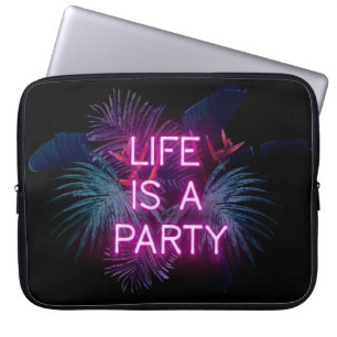 Tropisches Party, Blätter aus Neonpalmen. Laptopschutzhülle
