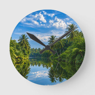 Tropisches Spiegel-Fluss-Reflektions-Akzentkissen Runde Wanduhr
