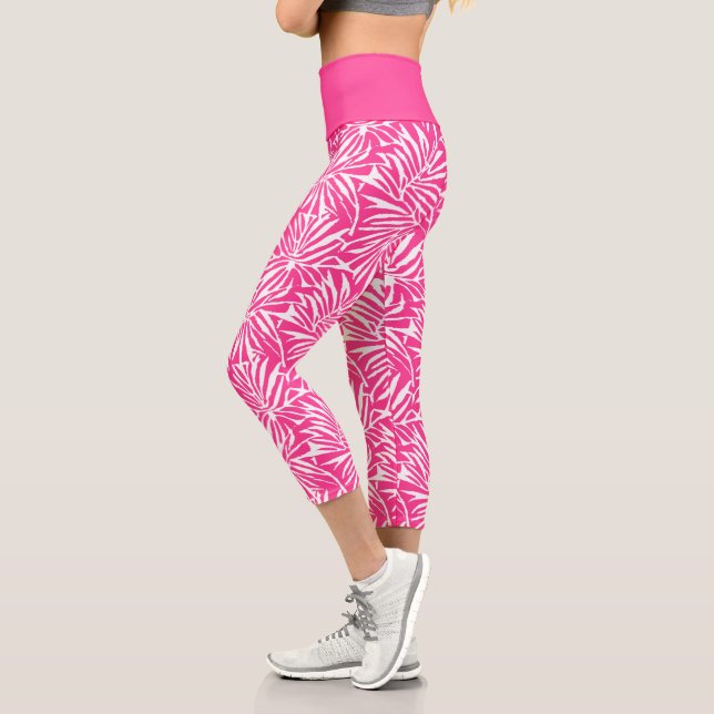 Tropisches, weißes und rosafarbenes Muster Capri Leggings (Links)