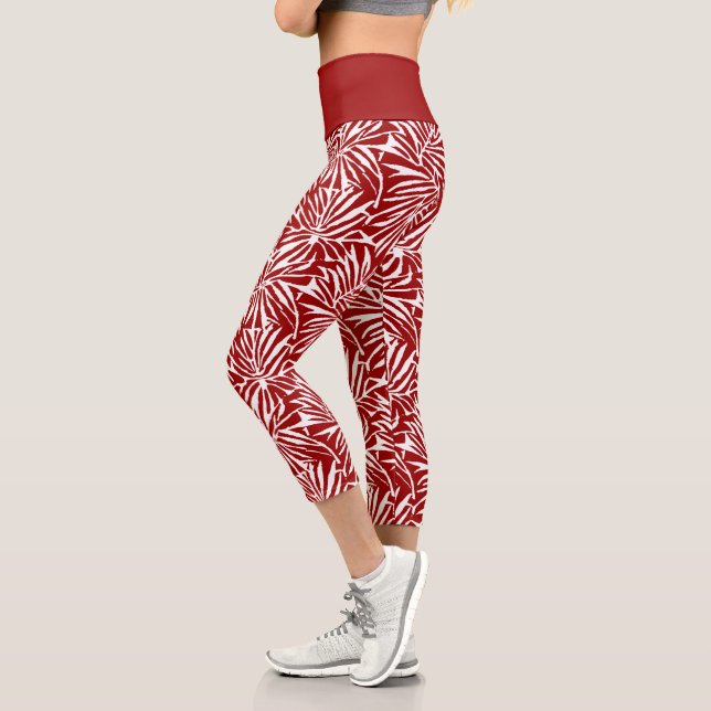 Tropisches weißes und rotes Leaf-Muster Capri Leggings (Links)