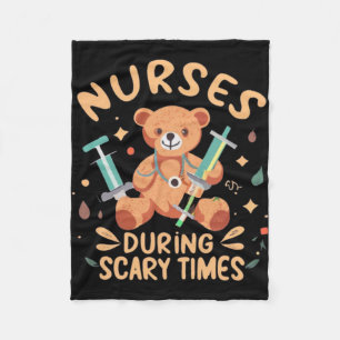 tröstende Krankenschwestern mit Teddy Bears und Nu Fleecedecke