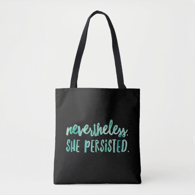 Trotzdem behielt sie die überdruckte Tasche bei (Vorderseite)