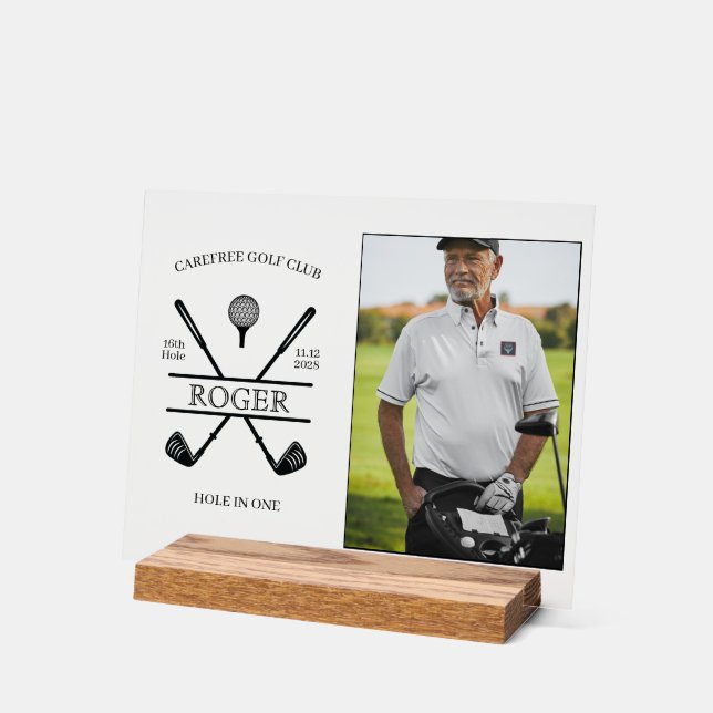 Trou Dans Une Photo De Golfeur (Angle)
