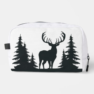 Trousse De Toilette Big Buck parmi les pins