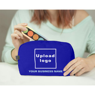 Trousse De Toilette Nom et logo de l'entreprise sur Blue Dopp Kit