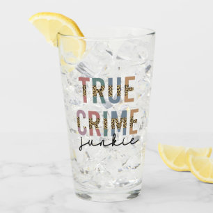 True Crime Junkie   Ermordete Kriminalitätsanzeige Glas