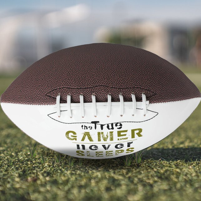 True Gamer schläft nie für lustige Typografie-Game Football (Von Creator hochgeladen)
