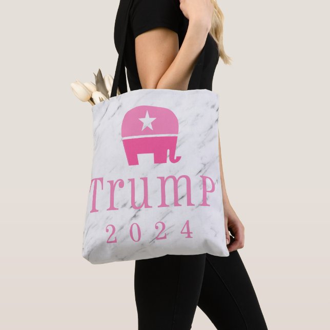 Trump 2024 Niedlicher rosa Elefant Tasche (Von Nahem)