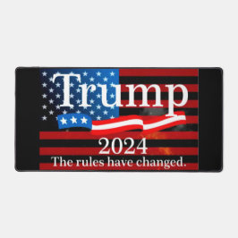 TRUMP 2024 SCHREIBTISCHUNTERLAGE