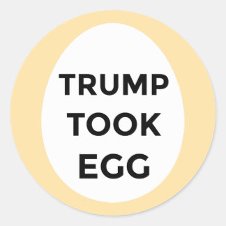 Trump a pris des autocollants d'oeufs