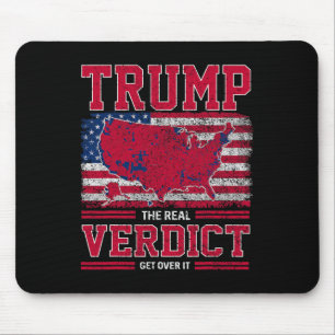 Trump das wahre Verdikt, das sich über den Flaggen Mousepad