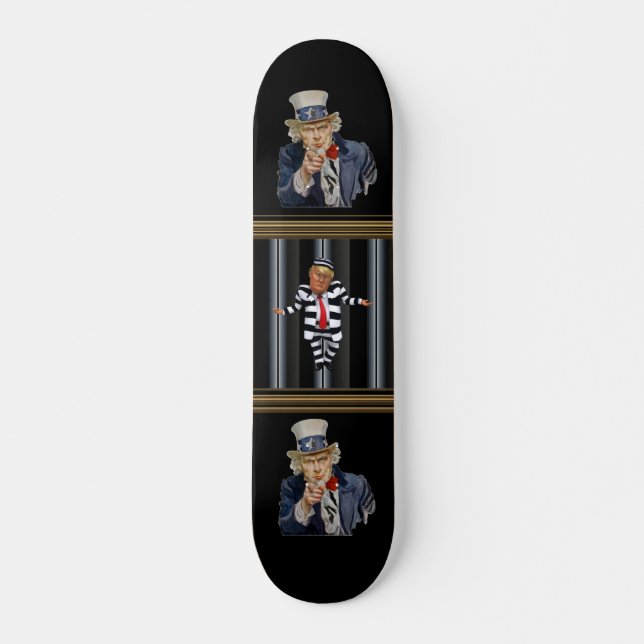 Trump en prison porte un skateboard (Devant)