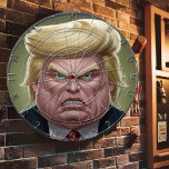 TRUMP Funny Dartboard mit Präsidentenziel Dartscheibe<br><div class="desc">Bild von Donald Trump Dart Board. Dieses humorvolle Dartboard zeichnet sich durch eine Karikatur eines ehemaligen Präsidenten aus,  ideal für einen Spielabend mit Freunden oder um Ihrem Spielzimmer eine Touch Launen hinzuzufügen.</div>