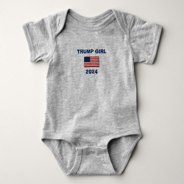 TRUMP GIRL 2024 BABY STRAMPLER (Vorderseite)