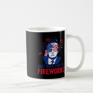 Trump ist hier nur wegen des Feuerwerks Lustiger 4 Kaffeetasse