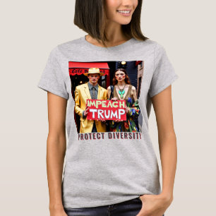 Trump jetzt politisch implizieren T-Shirt