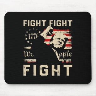 Trump kämpft im Jahr 1776 gegen die Volksflagge Mousepad