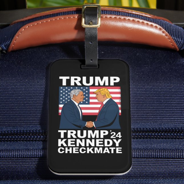 Trump Kennedy Checkmate 2024 Wahl Trump Kennedy Gepäckanhänger (Vorderseite Insitu 2)