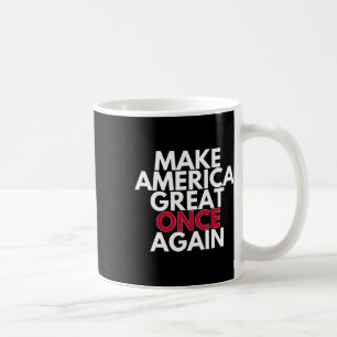 Trump macht Amerika wieder groß im Maga-T-Shirt vo Kaffeetasse