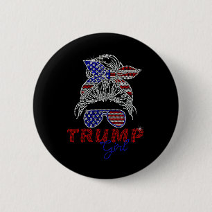 Trump Mädchen Unordentlicher Dutt Wählt Trump 2025 Button