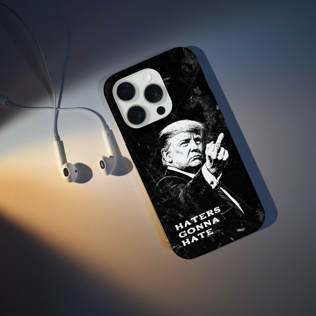 Trump Middle Finger 2026 Meme Funny iPhone 15 Pro Hülle (Von Creator hochgeladen)