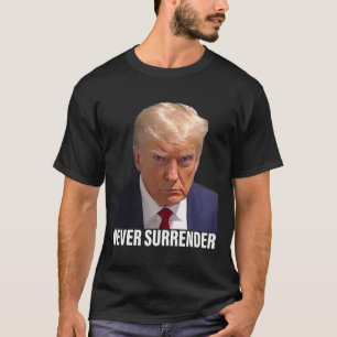 Trump Mugshot macht Männer niemals übergeben T-Shirt