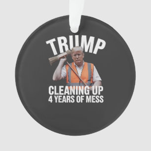 Trump nettoie 4 ans de déchets de poubelle