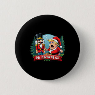 Trump Santa Claus mit Nutcracker essen sie Button