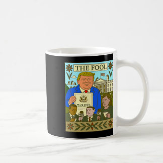 Trump Tarot Karte Der Narr erhebt Zoll auf Pinguin Kaffeetasse