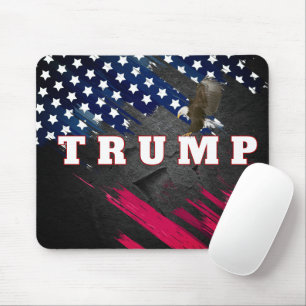 Trump Text auf US-Flagge mit Bald Eagle Mousepad